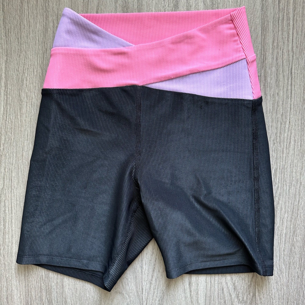 Beach Riot HW bike shorts - excellent condition/like new - fun color block print